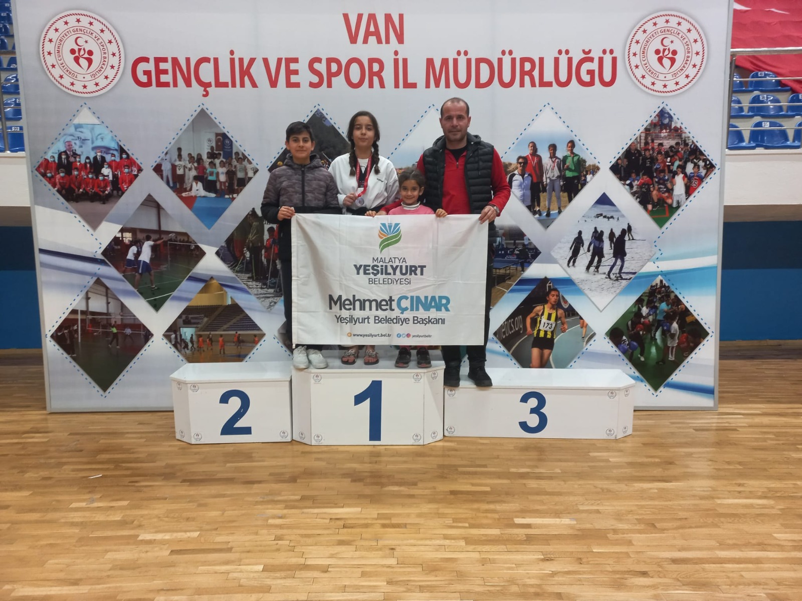 Şavata, "Türkiye İkincisi Olan Esra Nisa Dikenli’yi Tebrik Ediyoruz”