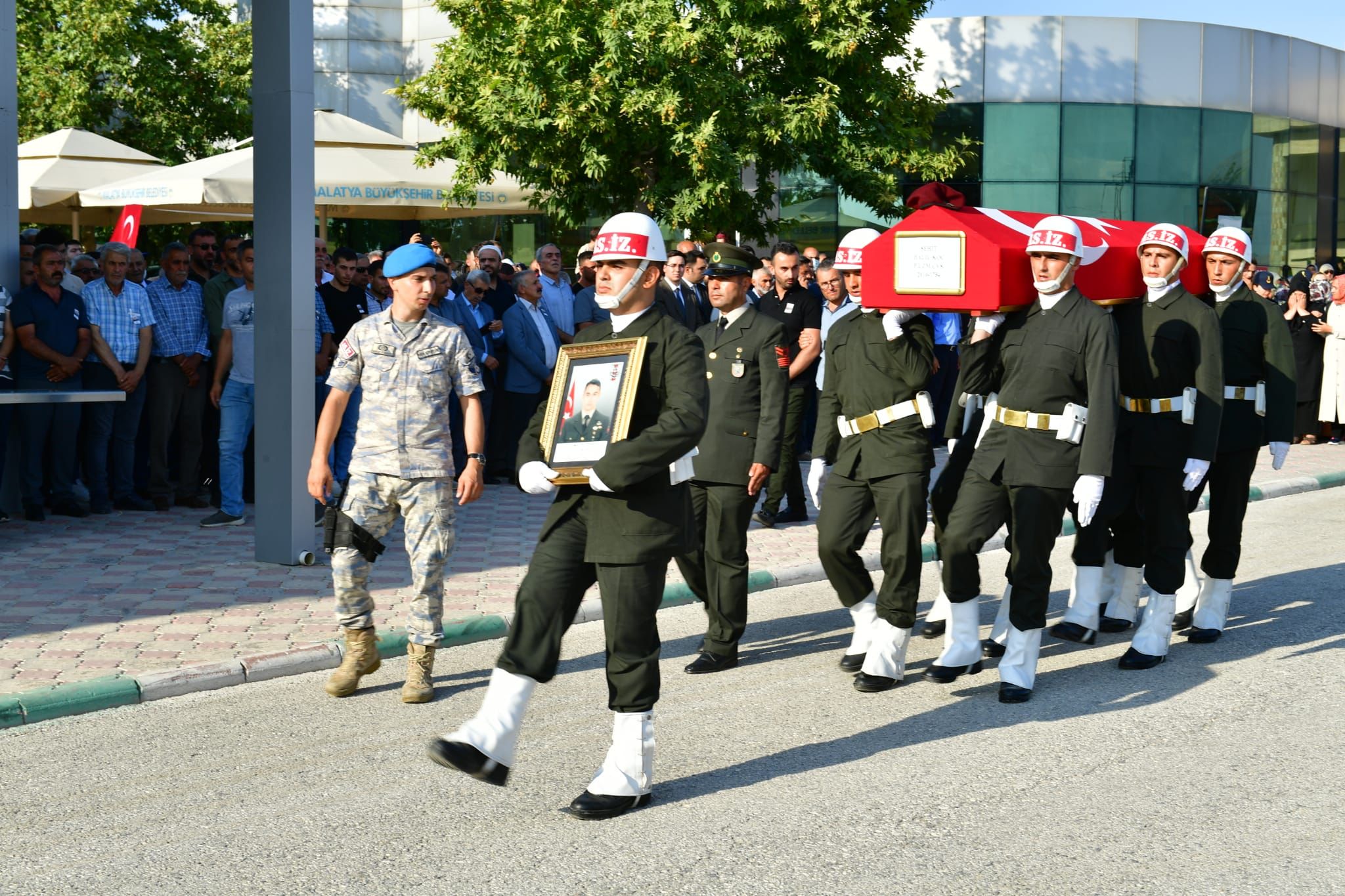 Şehidi Halil Koç Dualarla Son Yolculuğuna Uğurladı