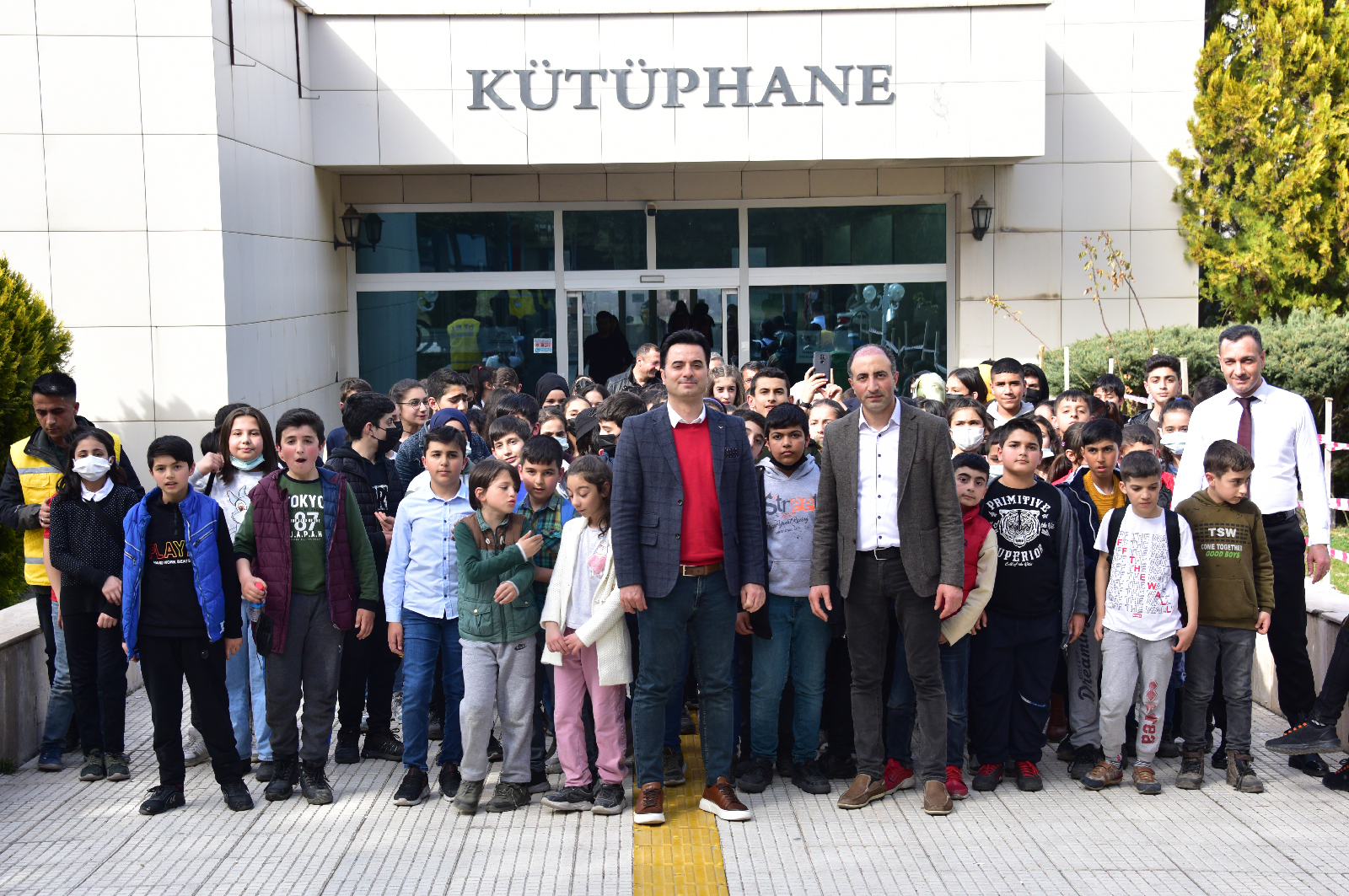 Semt Konağı Öğrencileri Kütüphane Gezdi