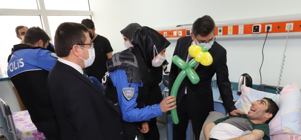 Serebral Palsi Hastası Kardeşler Unutulmadı