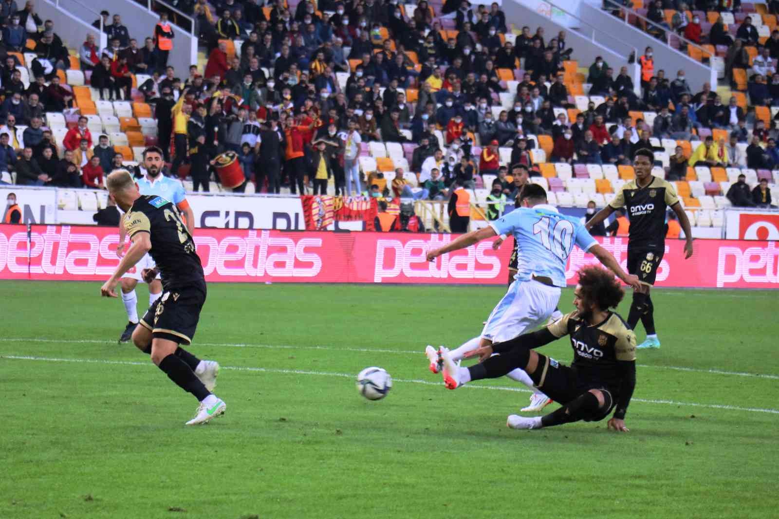 Spor Toto Süper Lig: Yeni Malatyaspor: 1 - Medipol Başakşehir: 3 (Maç sonucu)