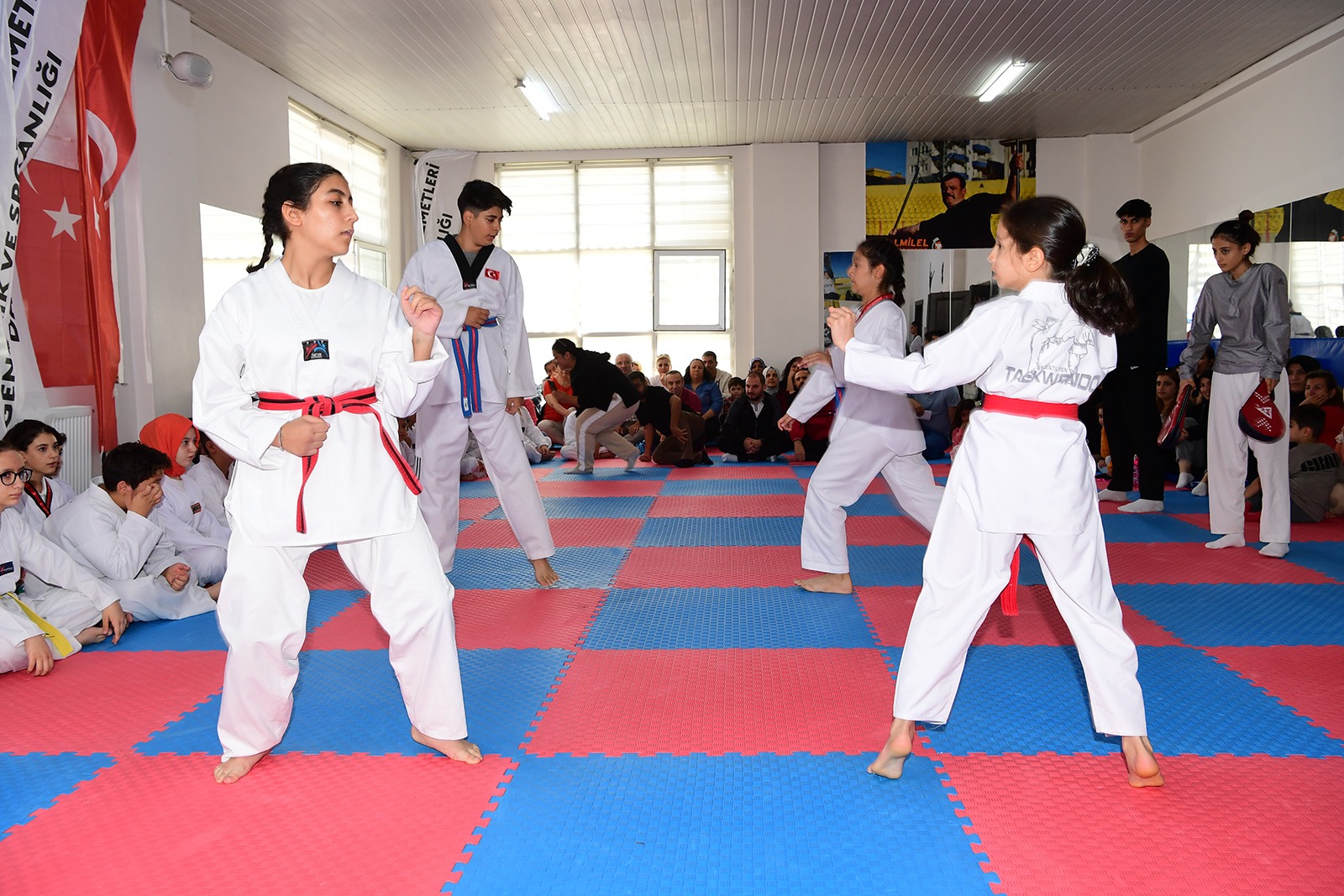 TAEKWONDO 3. DÖNEM KUŞAK SINAVI MALATYA BÜYÜKŞEHİR BELEDİYESİ EV SAHİPLİĞİNDE YAPILDI