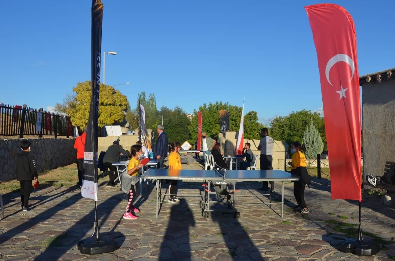 Tarihin gölgesinde spor