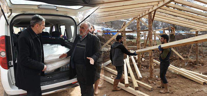 Tarım ve Orman Müdürlüğü Yıkılan Ahırları Yapmaya Başladı
