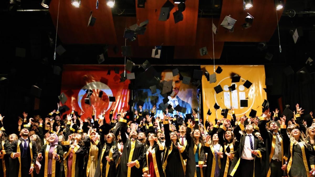 Tıbbiyelilerde mezuniyet coşkusu