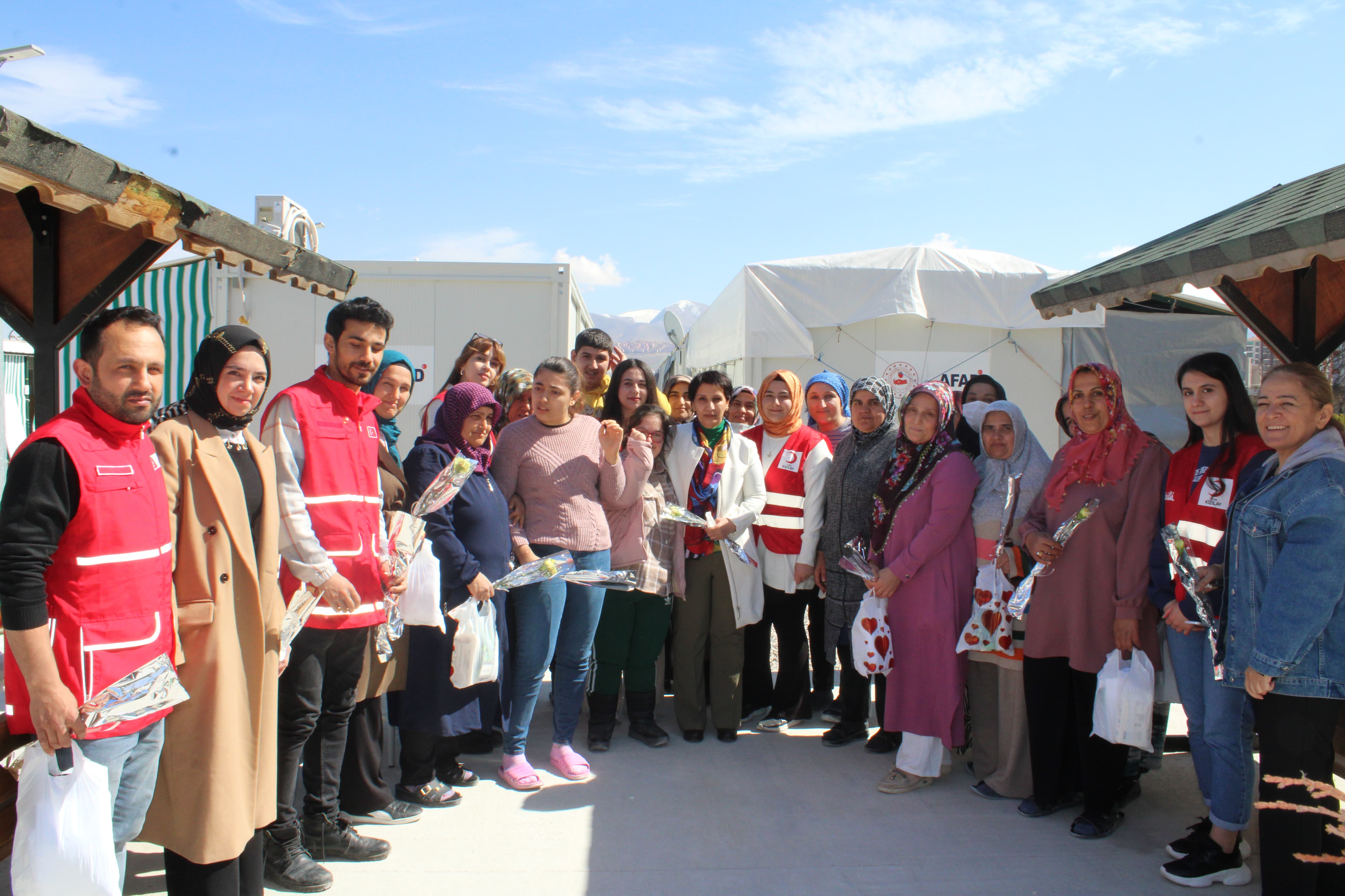 Türk Kızılayı Yeşilyurt Şubesinden Özel Gereksinimli Çocuklara Ziyaret