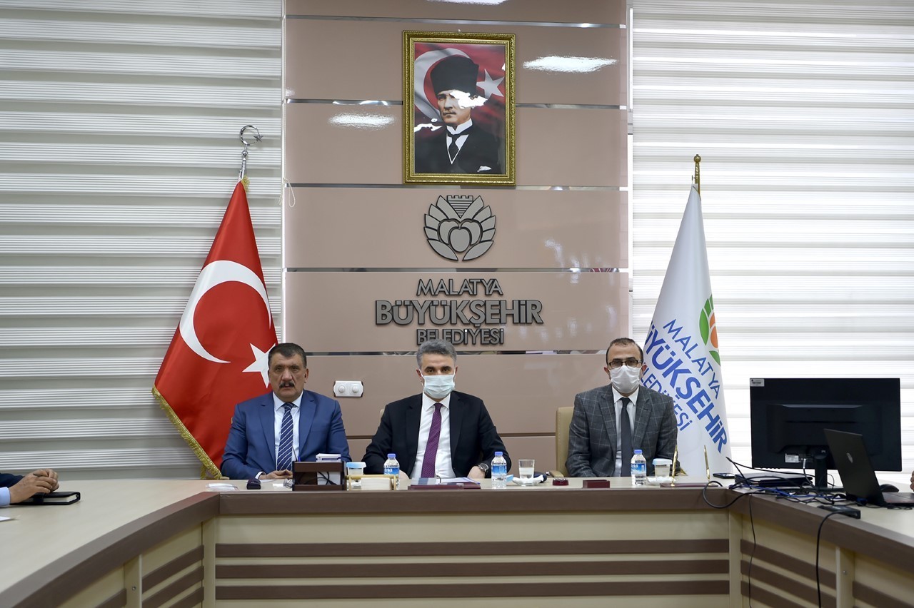 Türkiye’nin en büyük iç mekanına sahip millet kütüphanesinin sunumu yapıldı