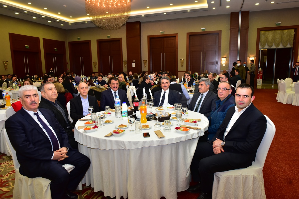 Vali Baruş “Hekime Kaldırılan El Lanetlenmelidir”