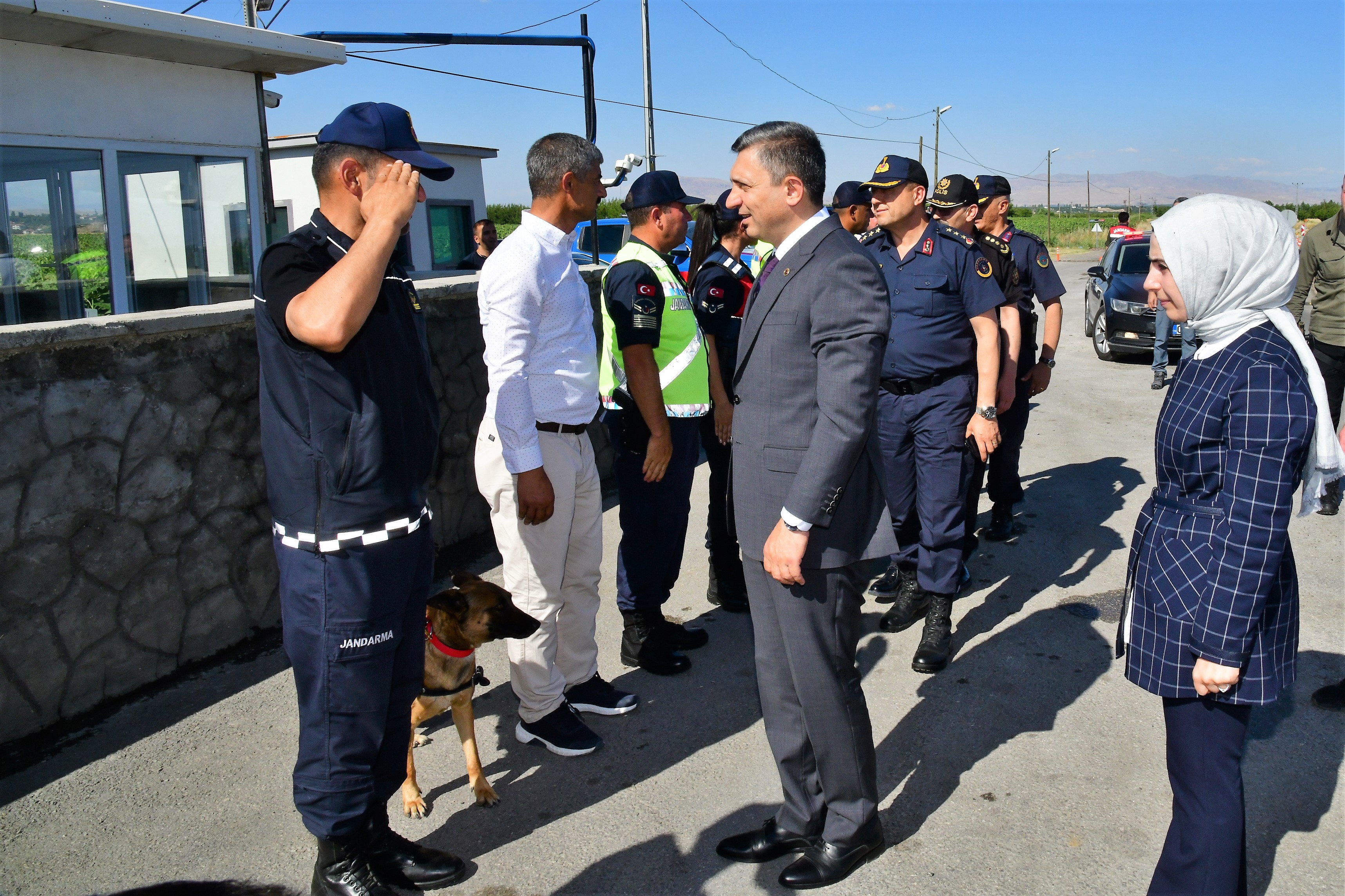 Vali Şahin'den Bayram Ziyaretleri