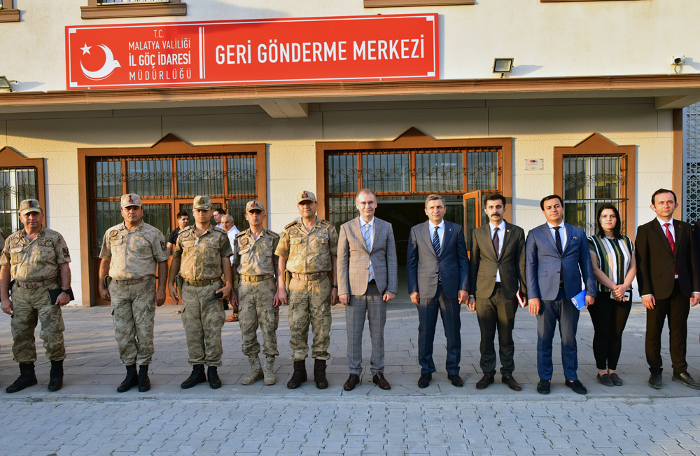 Vali Şahin Geri Gönderme Merkezinde İncelemelerde Bulundu