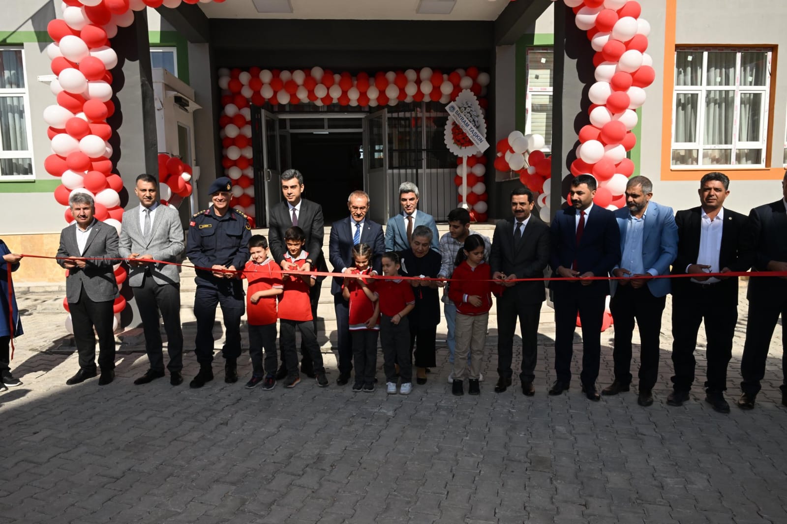 Vali Seddar Yavuz, Hatice İbrahim Özoğlu İlkokulu Açılış Törenine Katıldı