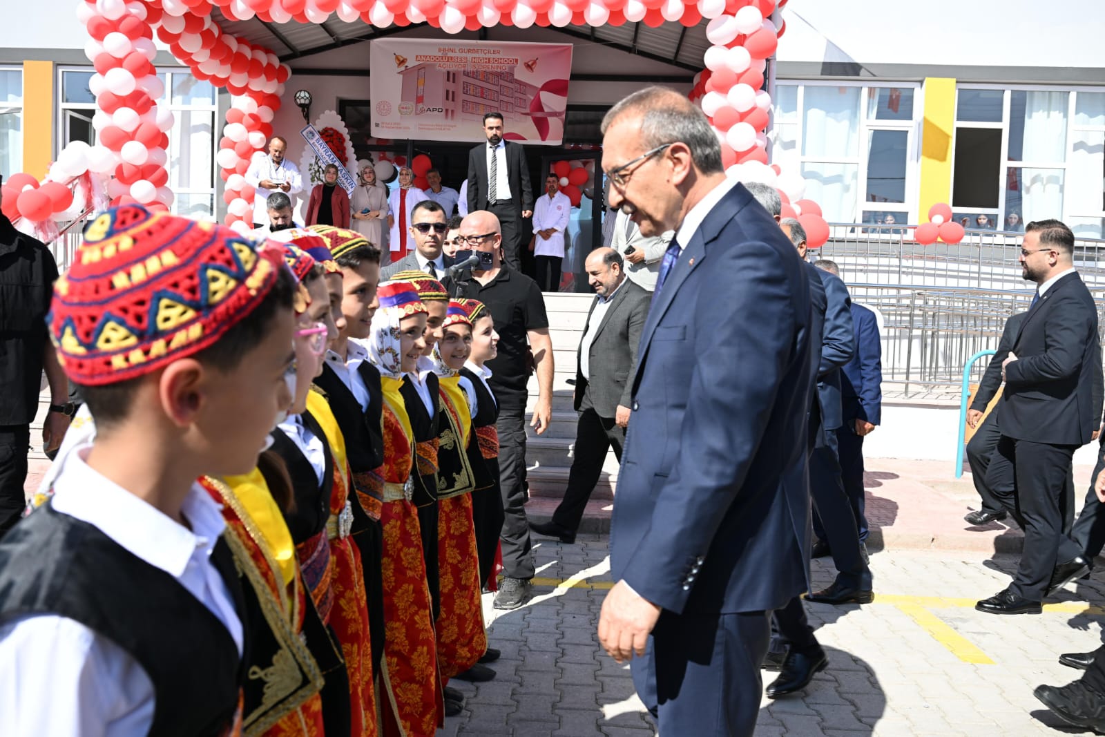 Vali Seddar Yavuz  Hollandalı Gurbetçiler Anadolu Lisesi Açılış Törenine Katıldı