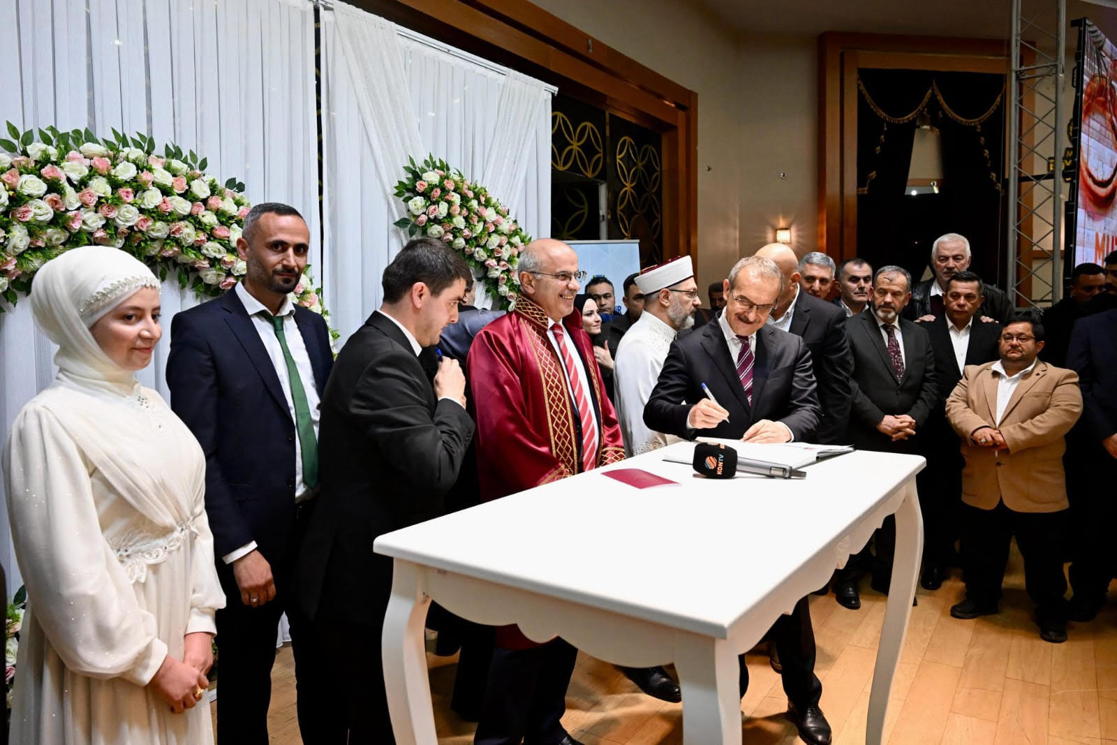 Vali Seddar Yavuz, İlimizde Düzenlenen Nikah ve Düğün Törenine Katıldı