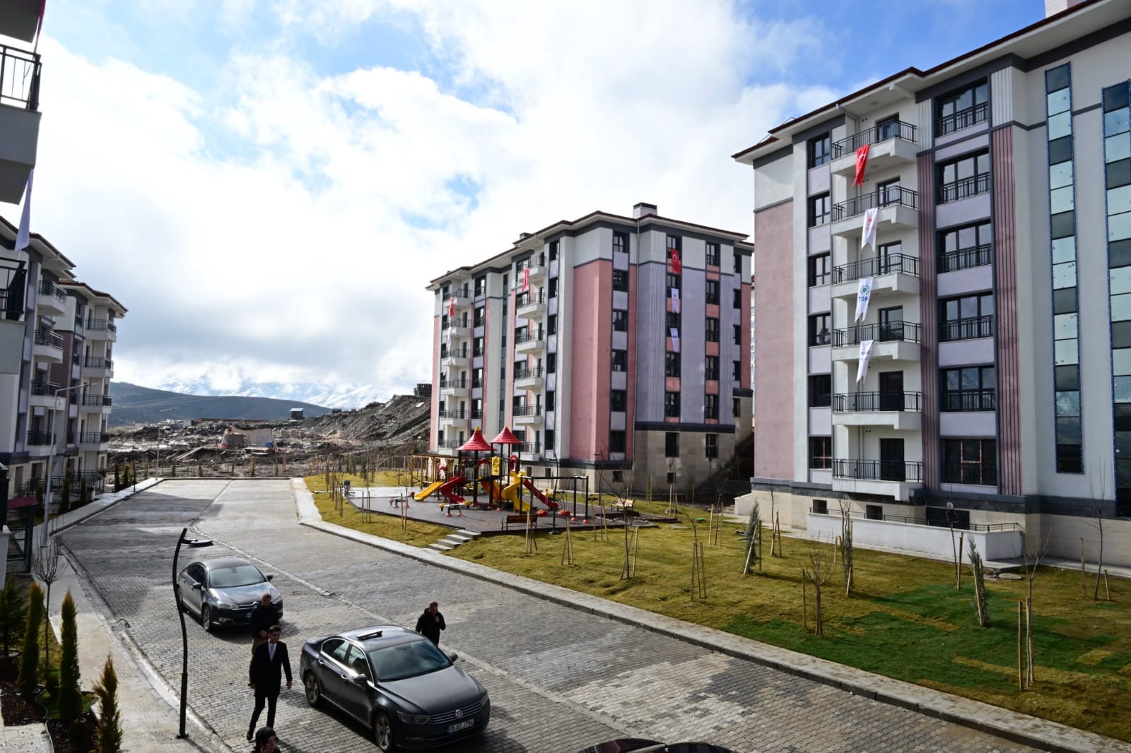 Vali Yazıcı'dan Doğanşehir Deprem Konutlarını İnceledi