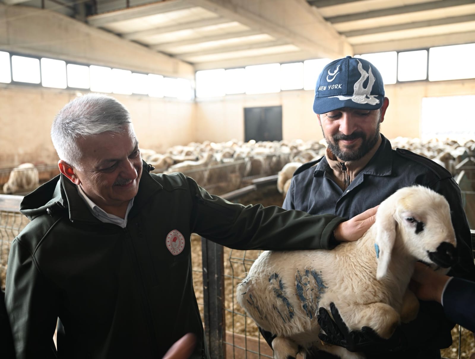 Vali Yazıcı'dan Süt Üretim Tesislerine Ziyaret