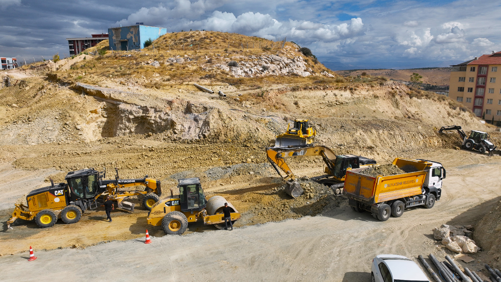 Venk Caddesinde Yollar Yenileniyor