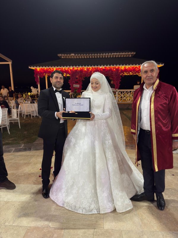Malatya’da Görkemli Düğün: Ela Alakaş ile Burak Bulucu Hayatlarını Birleştirdi