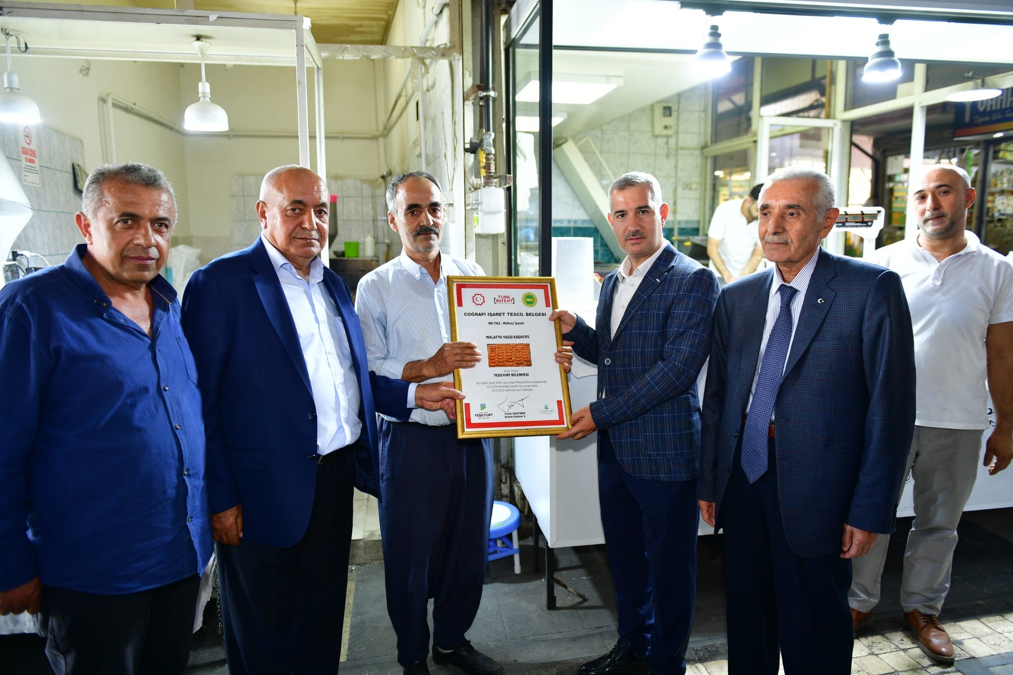 Yassı Kadayıf Tescil Belgesi Esnaflara Dağıtıldı