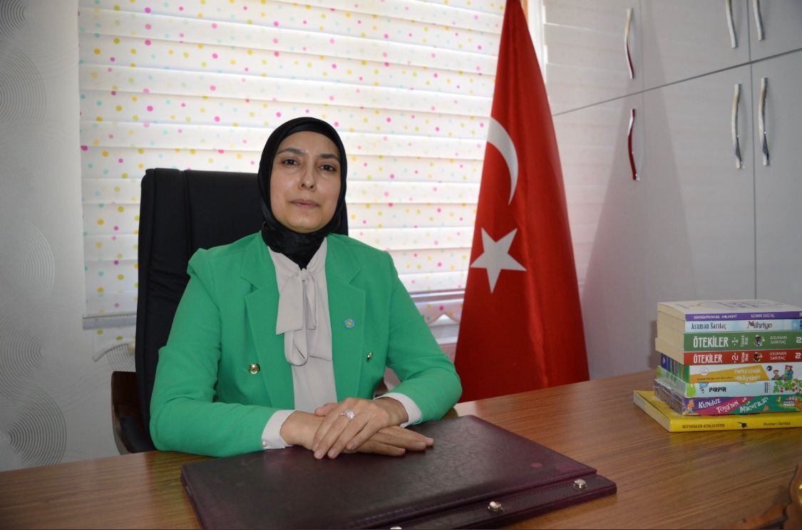 Yazar Sertaş Çocuk Yetiştirmede Hayvan Sevgisinin Önemini Vurguladı