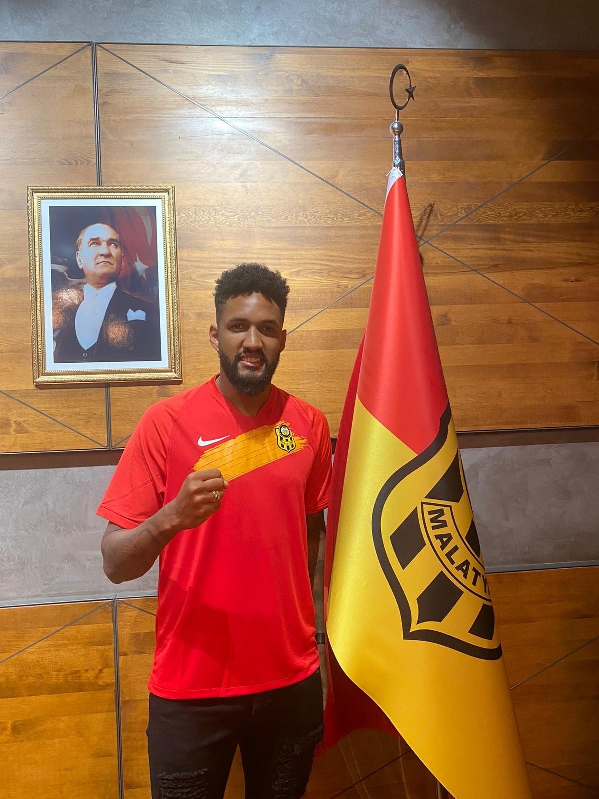 Yeni Malatyaspor’da karantinası biten Wallace antrenmanlara başlayacak