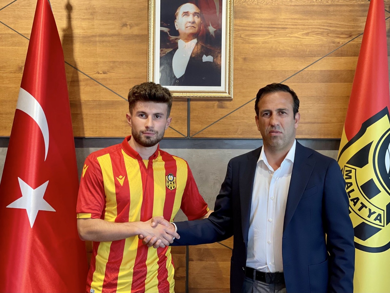 Yeni Malatyaspor, Mert Miraç Altıntaş ile sözleşme imzaladı