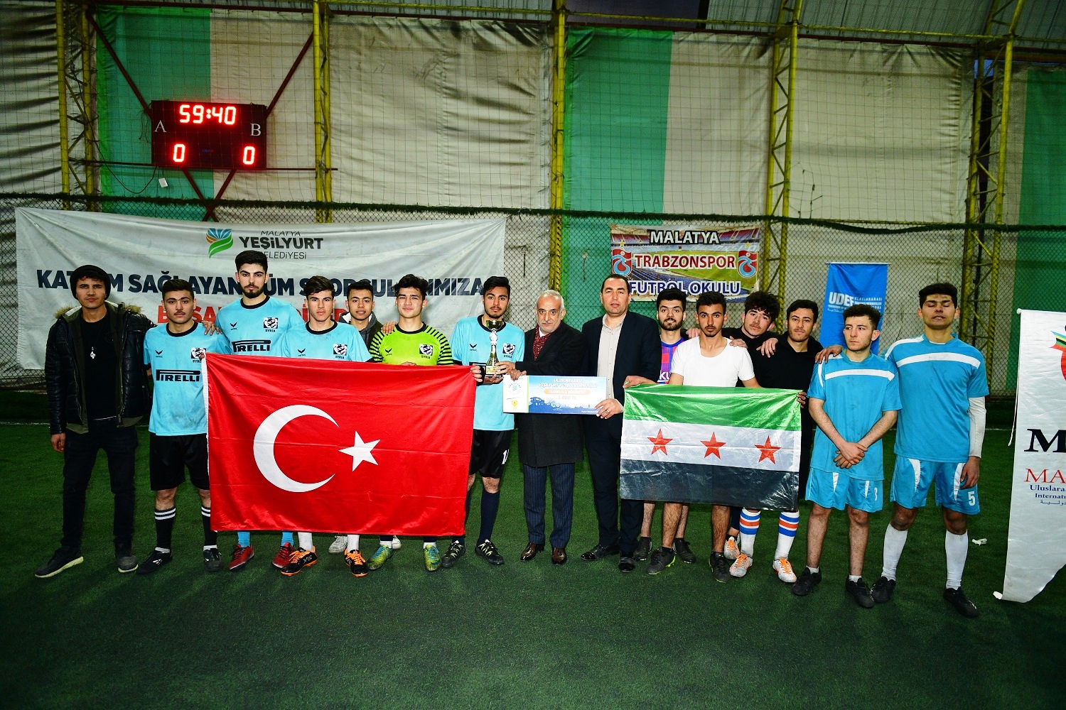 Yeşilyurt Futbol Turnuvasında Dereceye Girenlere Ödülleri Verildi