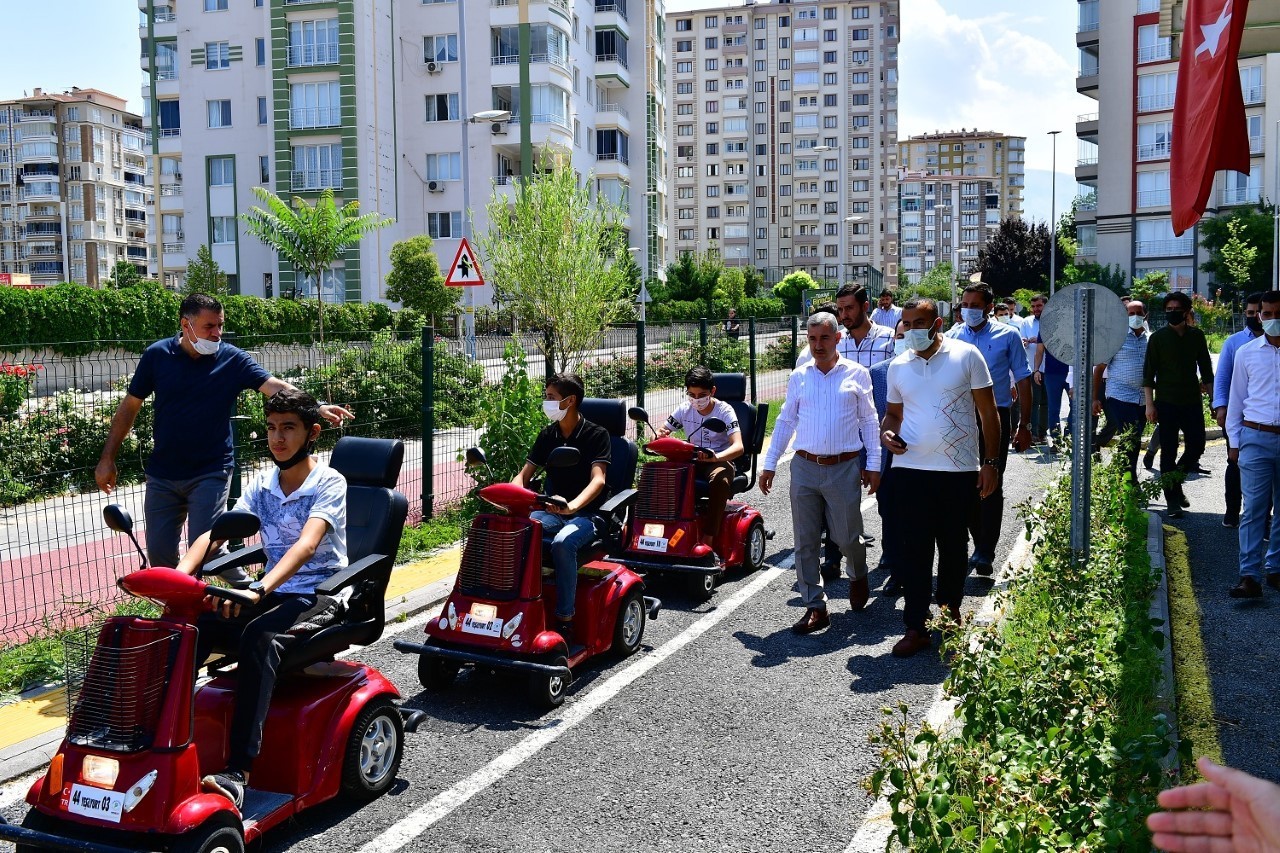 Yeşilyurt’ta trafik eğitim parkı, Kur’an kursu öğrencilerini ağırlıyor